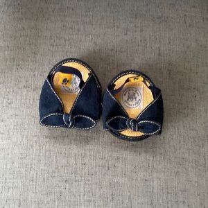 Denim sandals for larger animals